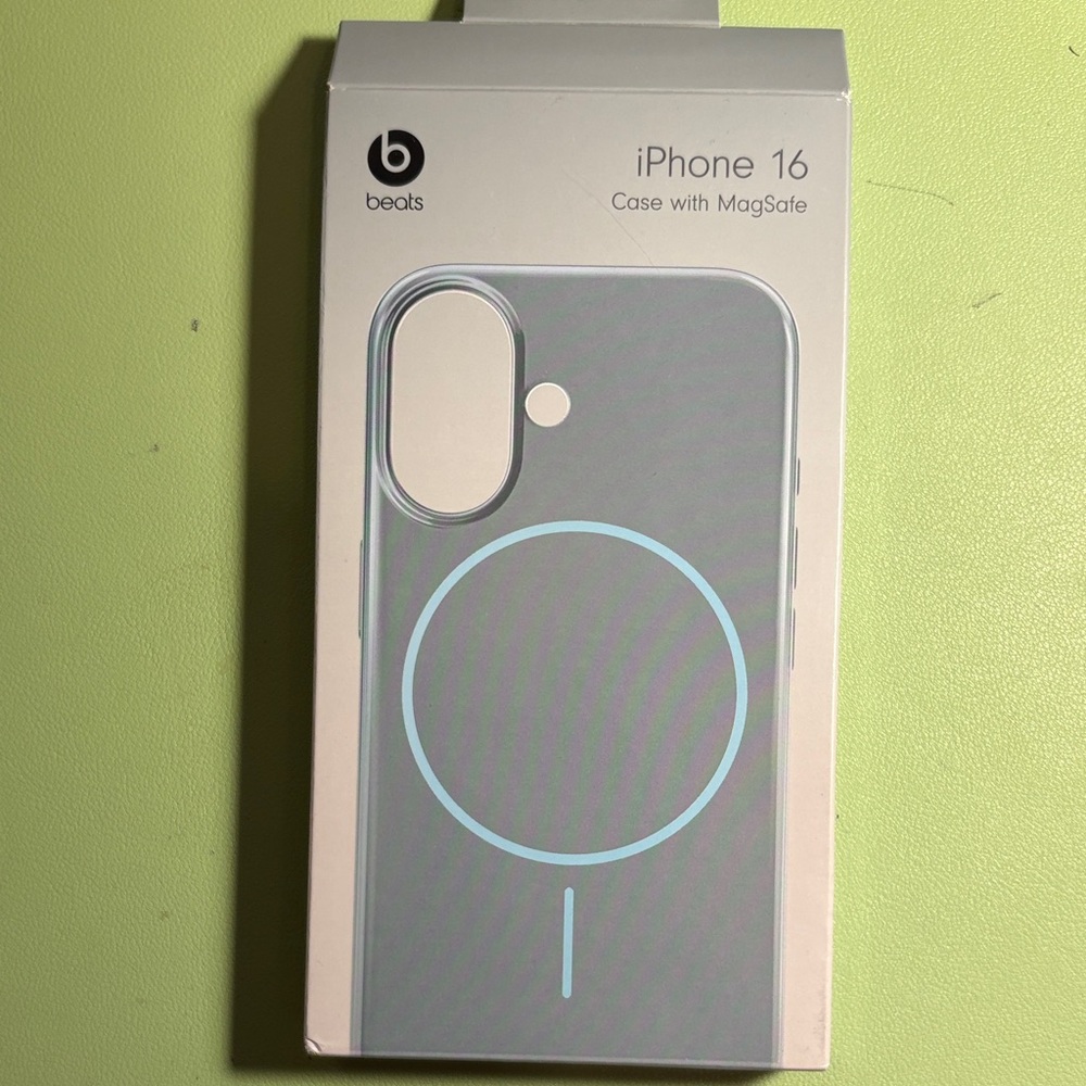Beats by Dre iPhone 16 Case with MagSafe -